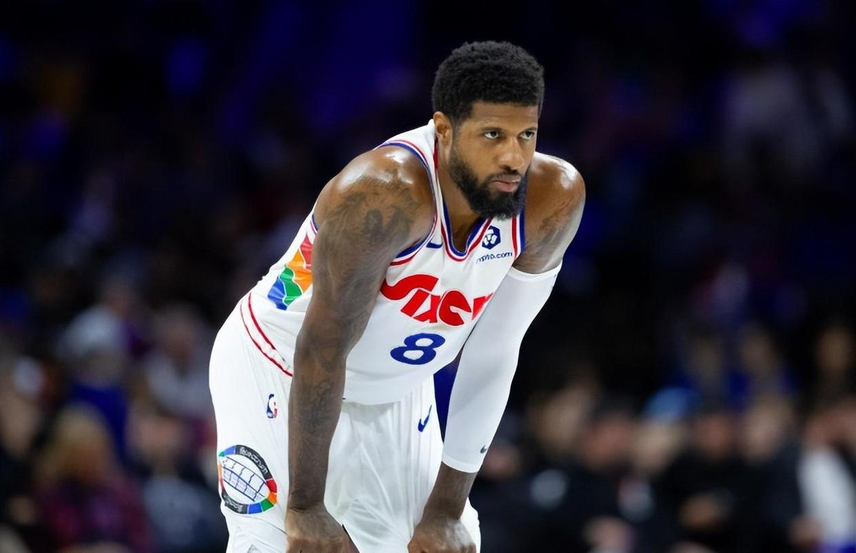 爱游戏开放平台76人核心球员伤退，球队未来走势成疑，空间出来.