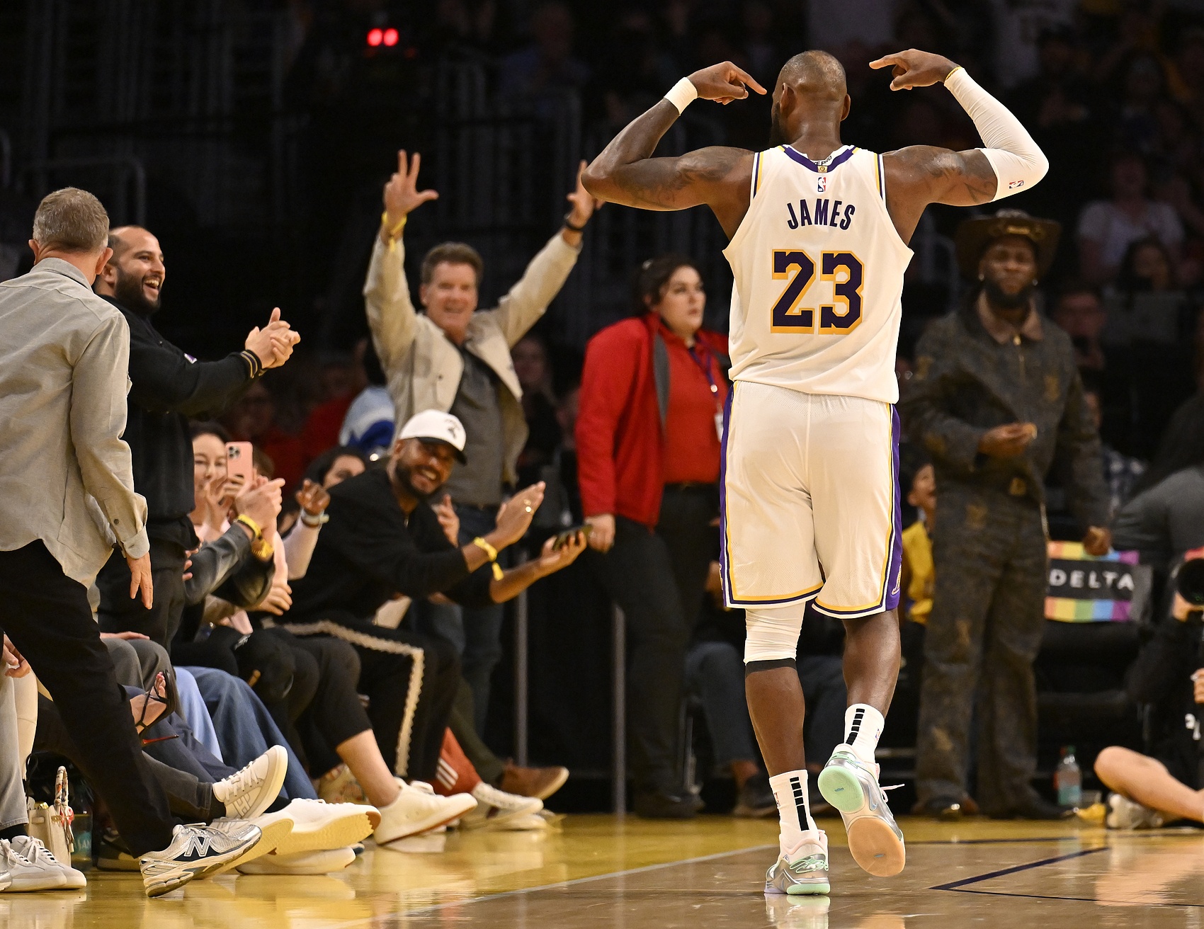 爱游戏游戏接入平台包含里程碑夜！费城76人篮板制胜；全明星赛国际比赛日刷纪录；赛场秩序良好；轮换策略成焦点的词条